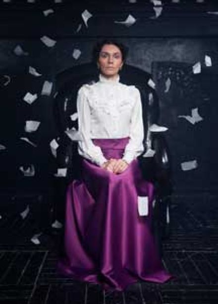 "Angel Street" по пьесе П. Гамильтона