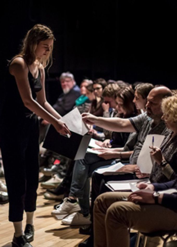 Questioning / Кто ты?