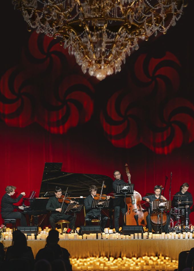 #В_СВЕЧАХ: Queen в Особняке Елисеевых