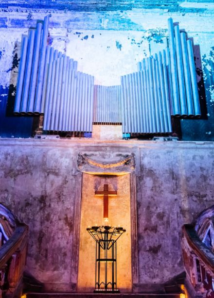 Выставка «Рок, кино и пламя: три века Анненкирхе»