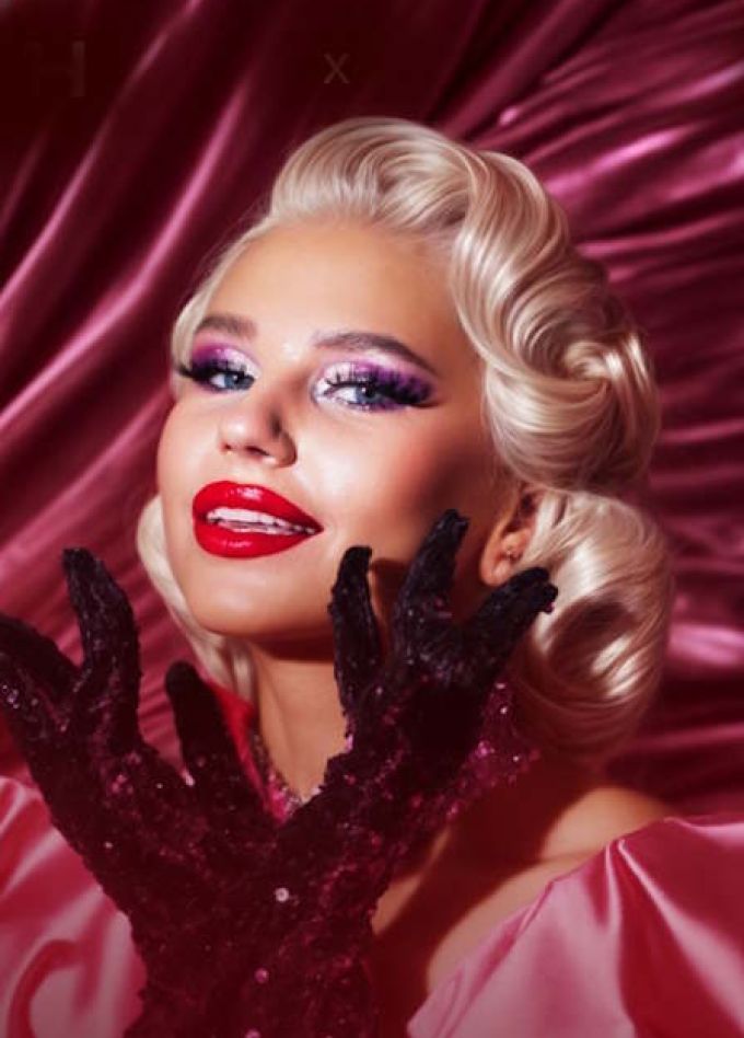 Бурлеск шоу Сирен в ресторане Магадан