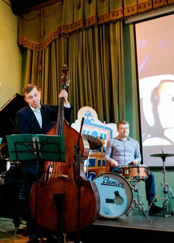 Бременские музыканты. Музыкальная сказка с песочной анимацией