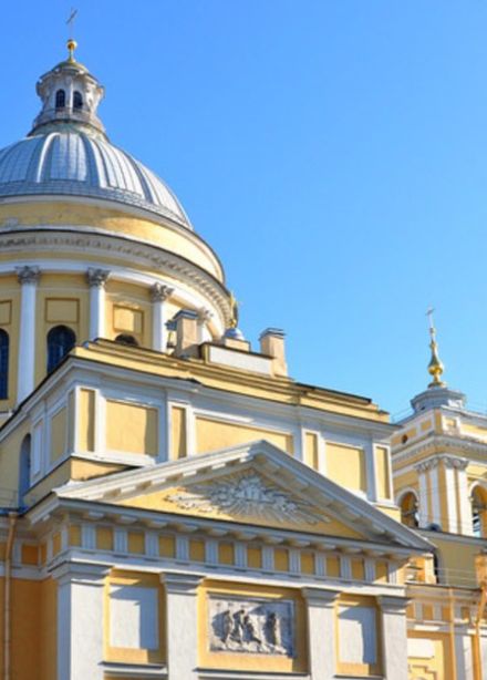 Концерт с экскурсией по Александро-Невской Лавре "Шедевры популярной классики"