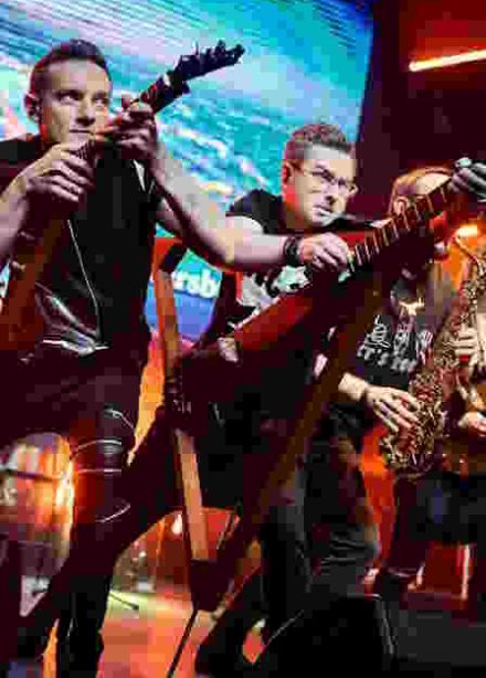 Новогодняя дискотека с Bis-Quit Band Хиты 80-х, 90-х, 2000-х