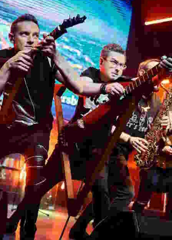 Новогодняя дискотека с Bis-Quit Band Хиты 80-х, 90-х, 2000-х