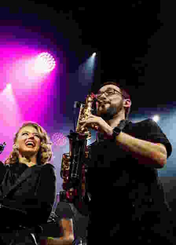 МИРОВЫЕ КИНОХИТЫ. Рождество под звёздами