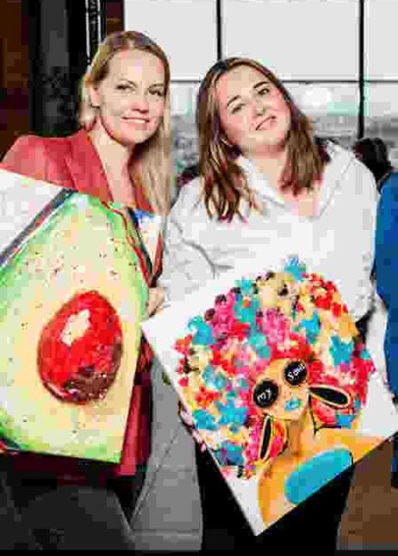 Арт-вечеринка Artvibes. Рисуем акрилом на холсте в ресторане Сплетни by Anna Asti