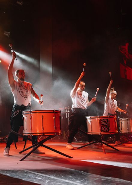 Шоу барабанщиков «Vasiliev Groove»