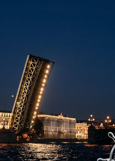 Четыре разводных моста – ночная прогулка через порт к мостам