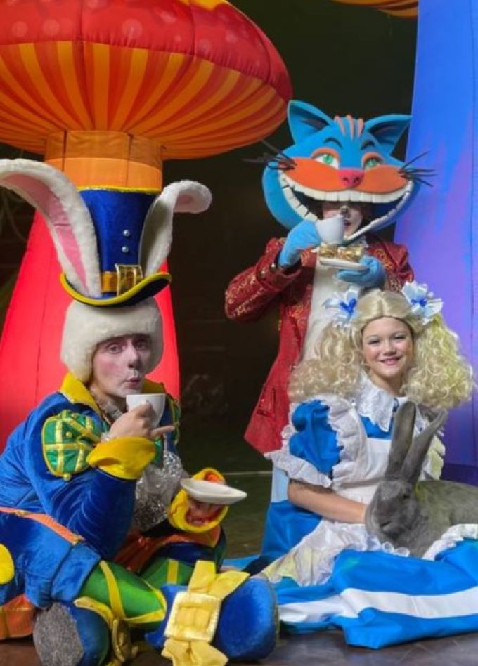 Алиса в стране чудес. Волшебное цирковое шоу