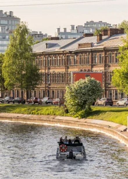 По рекам и каналам северной столицы в мини-группе до 11 человек