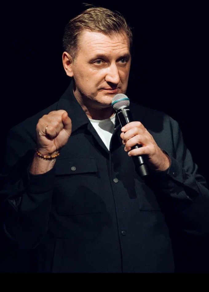 Литературный вечер Александра Бессонова "Почему девушки выбирают плохих парней"