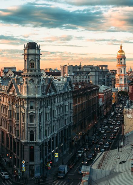 Романтический Питер: дворы, парадные, коммуналка и крыша