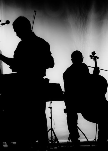 ATOMIC CELLOS. МИРОВЫЕ РОК-ХИТЫ НА ВИОЛОНЧЕЛЯХ ПРИ СВЕЧАХ