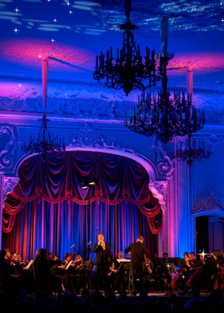 Концерт солистов оперы «Новогодняя феерия» с симфоническим оркестром во Дворце Белосельских-Белозерских