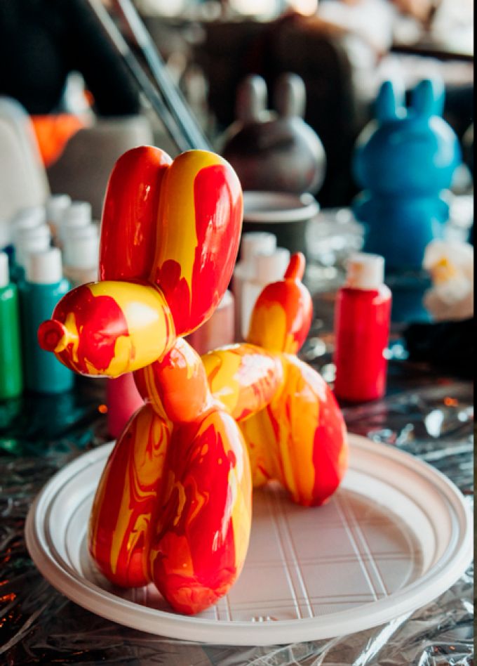 Роспись собачки Ballon Dog в ресторане "Маймун"
