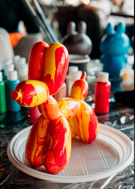 Роспись собачки Ballon Dog в ресторане "Маймун"