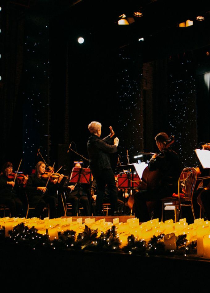 Новогодняя феерия в сиянии тысячи свечей