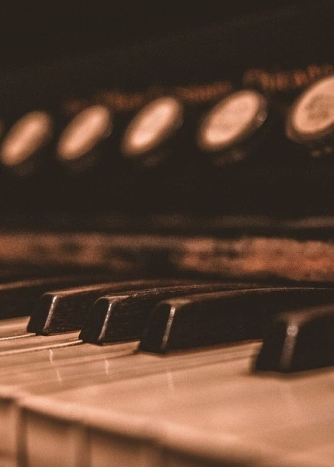 Орган при свечах: триумфальное барокко