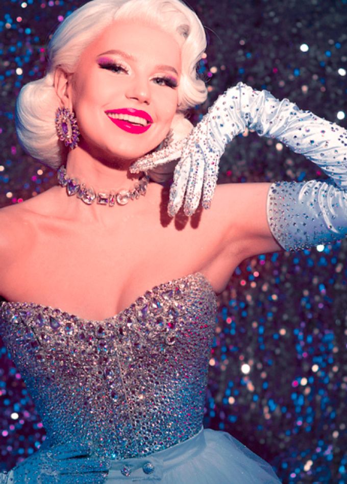 Burlesque Cabaret Madam Boom