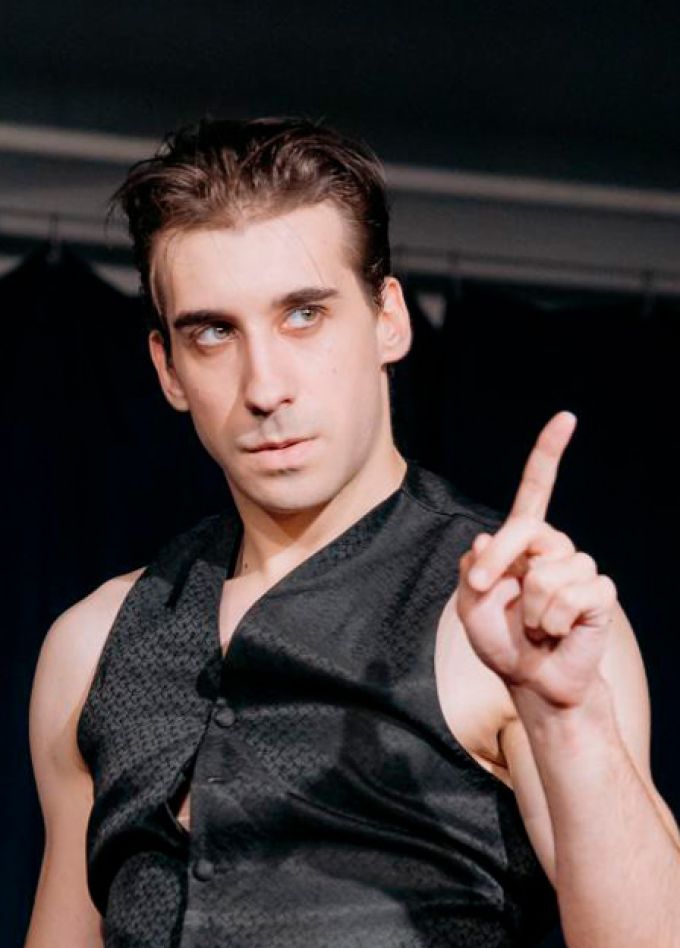 Слуга двух господ