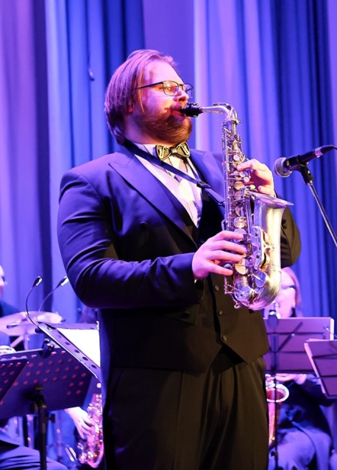 Праздничный концерт с экскурсией: Санкт-Петербургский оркестр саксофонов. ШЕДЕВРЫ МИРОВОЙ КЛАССИКИ